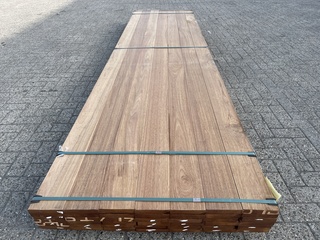Ca. 42x Guyana Teak Planken Geschaafd, 25x140mm, lengte 215cm
